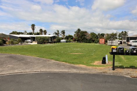 Photo of property in 16 Mylindas Road, Whakatiwai, Miranda, 2473