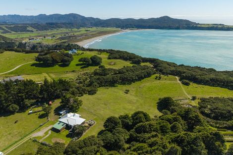 Photo of property in 5114 Te Araroa Road, Hicks Bay, Tikitiki, 4087