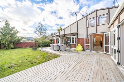 Photo of property in 24 Glen Road, Stokes Valley, Lower Hutt, 5019