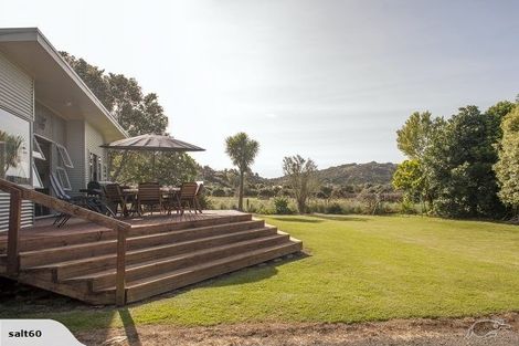 Photo of property in 10 Taunui Place, Cooks Beach, Whitianga, 3591