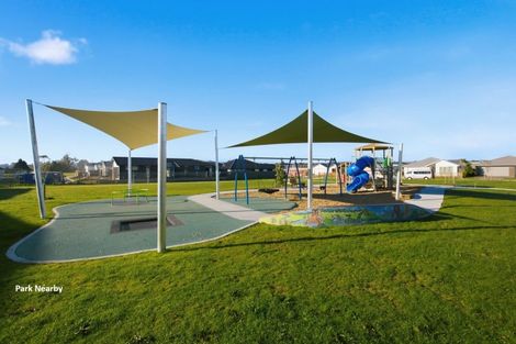 Photo of property in 90 Tabraham Crescent, Pyes Pa, Tauranga, 3112