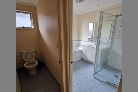 Photo of property in 3 Andover Way, Goodwood Heights, Auckland, 2105