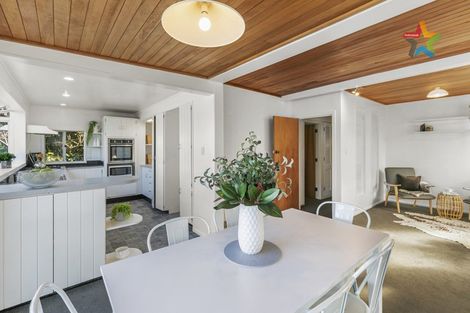 Photo of property in 30 Singers Road, Korokoro, Lower Hutt, 5012