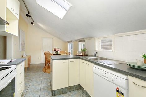 Photo of property in 14 Oxford Street, Tawa, Wellington, 5028