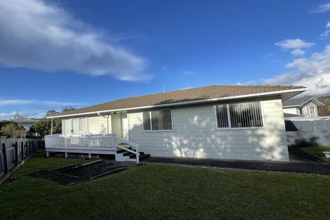 Photo of property in 99 Sycamore Drive, Sunnynook, Auckland, 0620