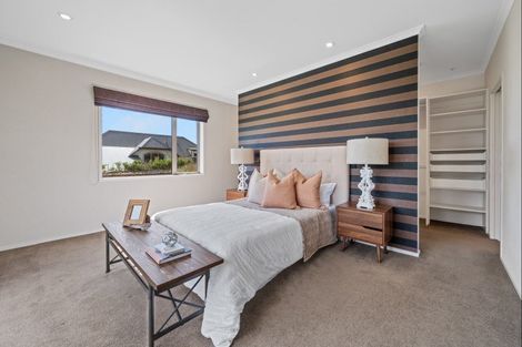 Photo of property in 5b Tupuhi Place, Highlands Park, New Plymouth, 4312