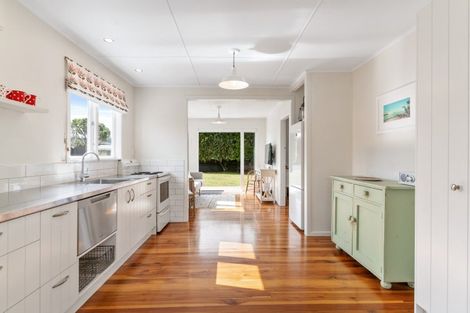 Photo of property in 205a Ocean Road, Whangamata, 3620