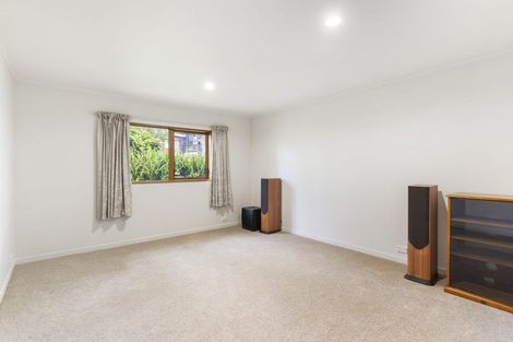 Photo of property in 132 Churchill Road, Rothesay Bay, Auckland, 0630
