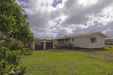 Photo of property in 86 Flanshaw Road, Te Atatu South, Auckland, 0610