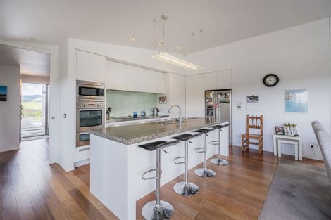 Photo of property in 4 Tironui Place, Whitianga, 3510