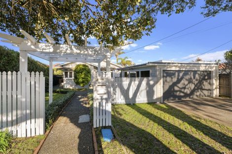 Photo of property in 7 Bruce Street, Northcote Point, Auckland, 0627