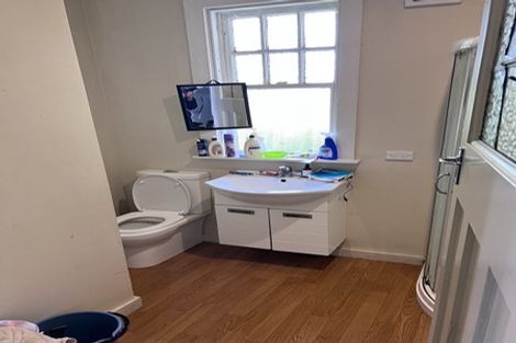 Photo of property in 76a Kelburn Parade, Kelburn, Wellington, 6012