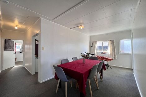 Photo of property in 51 Archibald Road, Kelston, Auckland, 0602