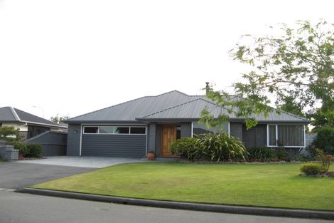 Photo of property in 2 Melford Close, Rangiora, 7400