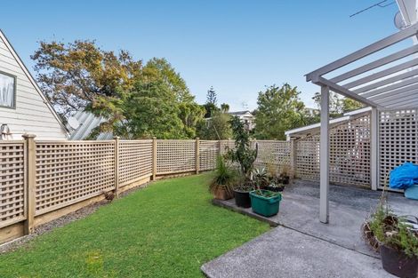 Photo of property in 41 Vina Place, Massey, Auckland, 0614