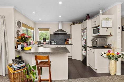 Photo of property in 6 Bennelong Place, Havelock North, 4130
