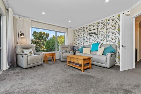 Photo of property in 69 Hillcrest Road, Hatfields Beach, Orewa, 0931