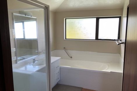 Photo of property in 21 Wadeley Road, Ilam, Christchurch, 8041