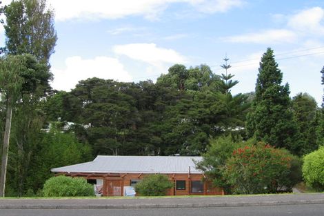 Photo of property in 1/8 Avonleigh Road, Green Bay, Auckland, 0604