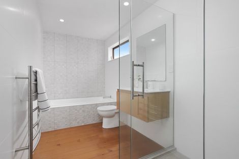 Photo of property in 116 Mokoia Road, Chatswood, Auckland, 0626