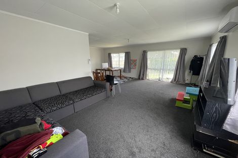 Photo of property in 2/5 Solveig Place, Randwick Park, Auckland, 2105