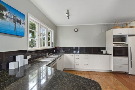 Photo of property in 21 Merani Street, Narrow Neck, Auckland, 0622