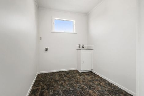 Photo of property in 199 Chivalry Road, Glenfield, Auckland, 0629