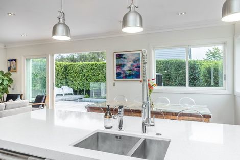 Photo of property in 16 Warwick Street, Morningside, Auckland, 1022