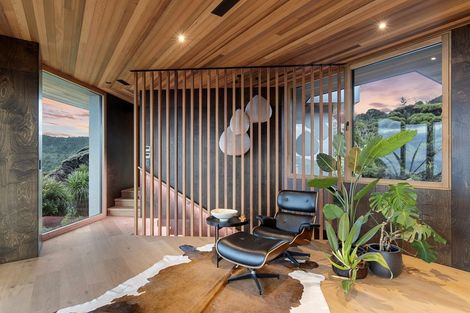 Photo of property in 124a Seaview Road, Piha, New Lynn, 0772