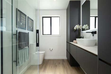 Photo of property in 163 Waikawa Road, Picton, 7220