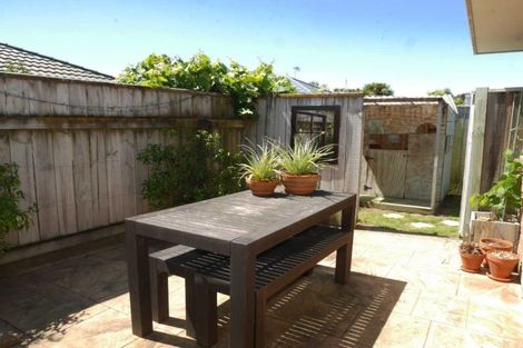 Photo of property in 127 Guildford Drive, Paraparaumu Beach, Paraparaumu, 5032