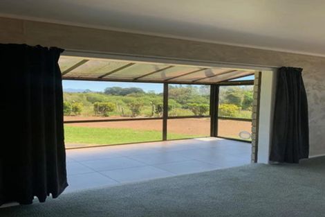 Photo of property in 8 Denmark Terrace, Midhirst, Stratford, 4394