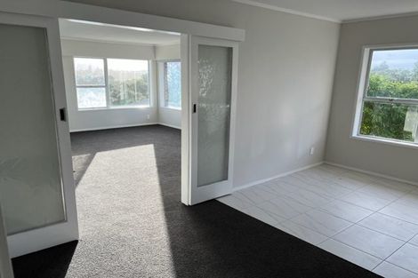 Photo of property in 3/53 Onewa Road, Northcote, Auckland, 0627