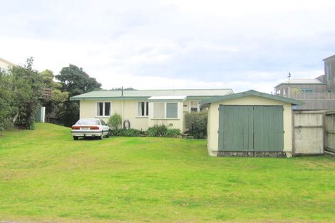 Photo of property in 210 Beverley Terrace, Whangamata, 3620