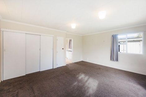 Photo of property in 5 Sutherland Crescent, Westbrook, Palmerston North, 4412