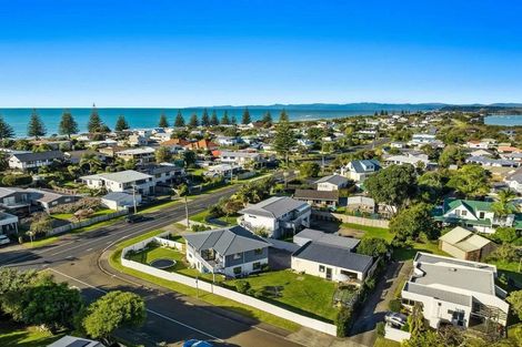 Photo of property in 1 Ohiwa Parade, Ohope, 3121