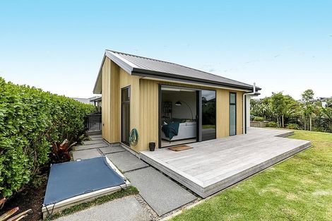 Photo of property in 2/31 Links Drive, Waiwhakaiho, New Plymouth, 4312