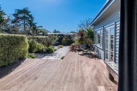 Photo of property in 52 Te Moana Road, Waikanae Beach, Waikanae, 5036