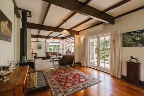 Photo of property in 200 Aokautere Drive, Fitzherbert, Palmerston North, 4471