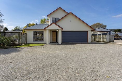 Photo of property in 22 Granville Street, Silverstream, Upper Hutt, 5019