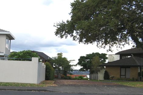 Photo of property in 30 Luckens Road, West Harbour, Auckland, 0618