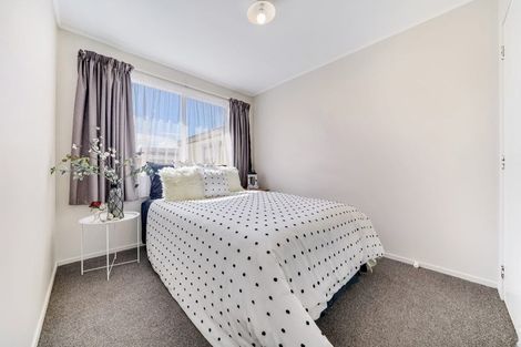 Photo of property in 2 Lipton Grove, Opaheke, Papakura, 2113