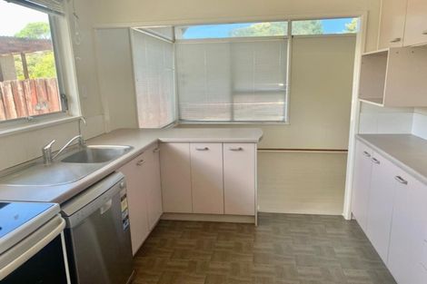 Photo of property in 22 Finlow Drive, Te Atatu South, Auckland, 0610