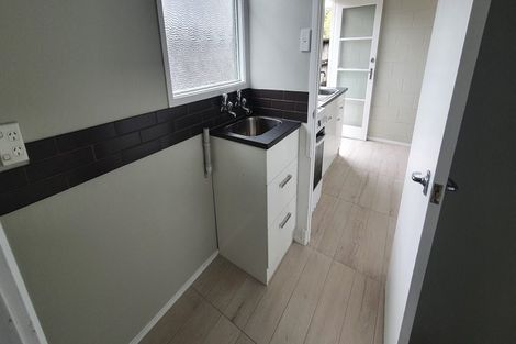 Photo of property in 21 Kamara Road, Glen Eden, Auckland, 0602