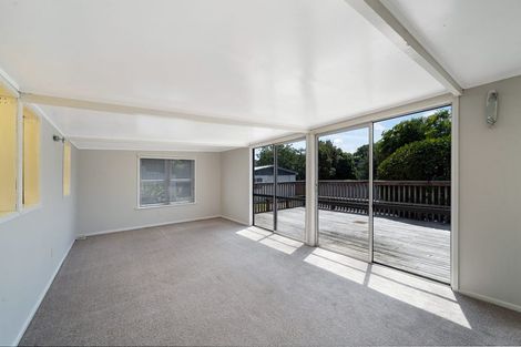 Photo of property in 16 Coniston Avenue, Te Atatu South, Auckland, 0610