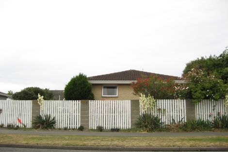 Photo of property in 12 Cowes Street, Avondale, Christchurch, 8061