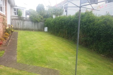 Photo of property in 3/2 Saltburn Road, Milford, Auckland, 0620