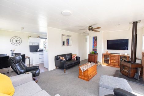 Photo of property in 41 Mahana Road, Ngatea, 3503
