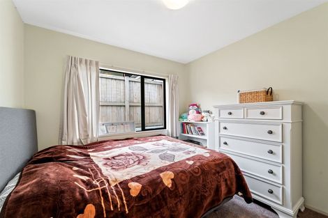 Photo of property in 16 Landvale Court, Browns Bay, Auckland, 0630
