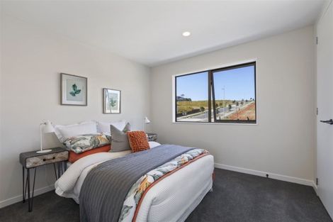 Photo of property in 22 Longshore Drive, Long Bay, Auckland, 0630